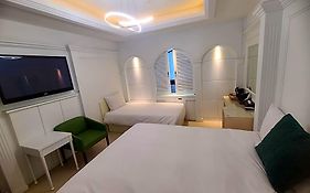 Hotel Charis